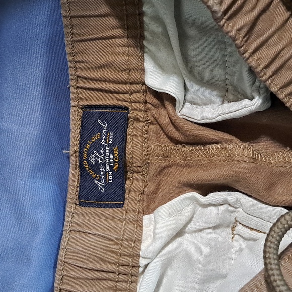 Across the pond med tan pants - Picture 2 of 2